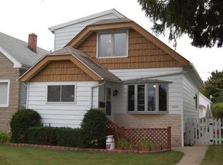 2372 S 76th St, West Allis, WI 53219