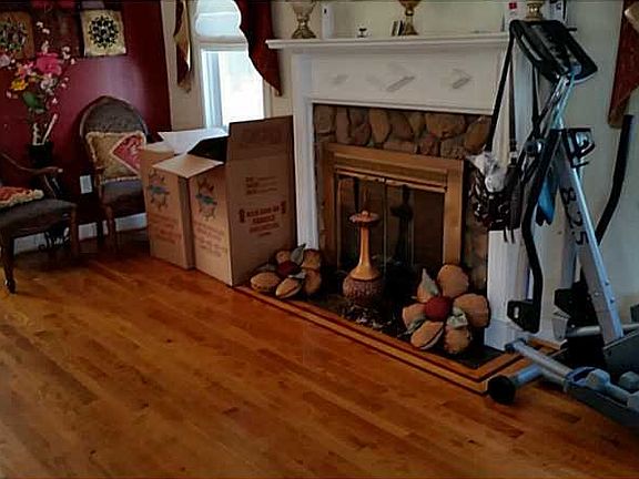 3rd image of 222 Whittier Ave