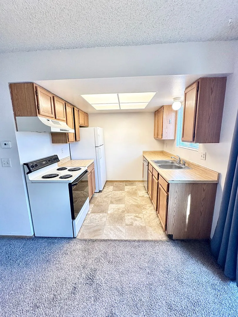 Townhome on Soaring Eagle for Rent — Photo 3