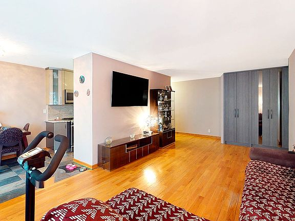 2nd image of 2930 W 5th St APT 14D