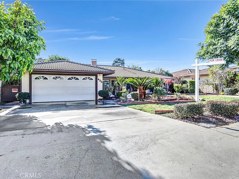 452 W Winnie Way — Photo 3