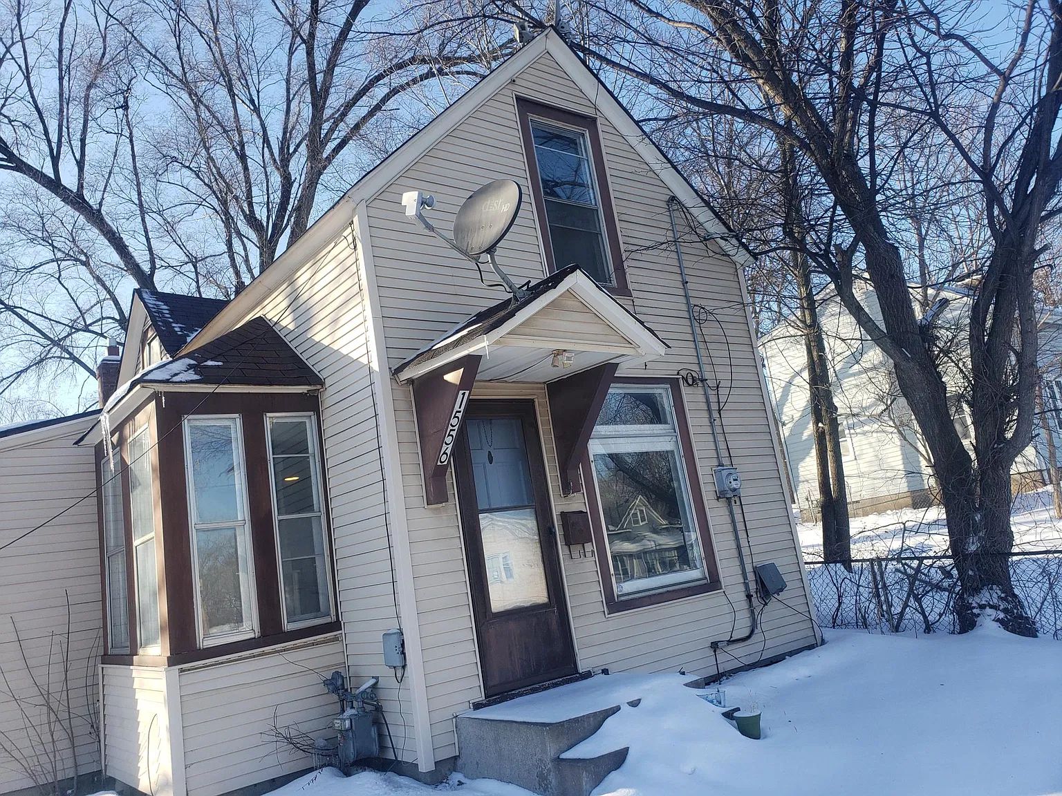3 bed, 950 sqft, $1,700 — Photo 1