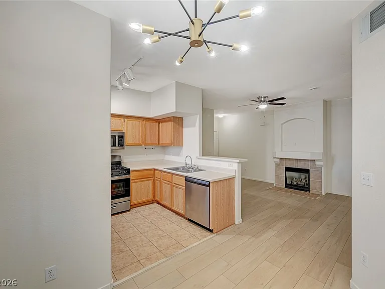 9050 W Warm Springs Rd #1147 — Photo 11