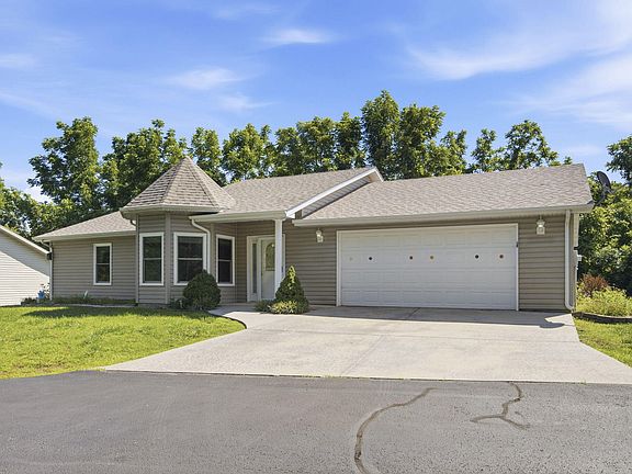 3rd image of 160 Starrville Lane