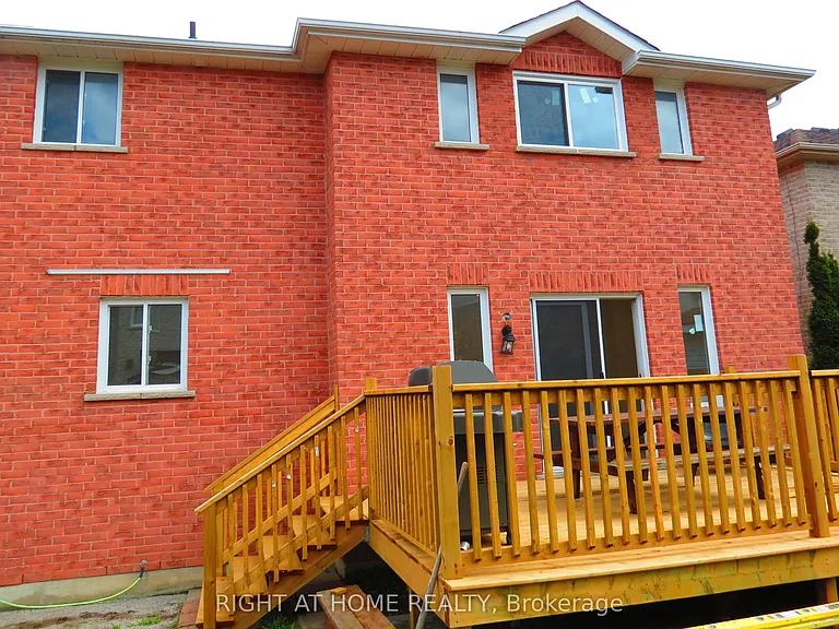 302 Stanley St — Photo 23