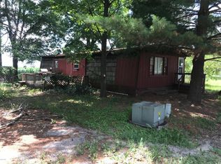 302 Orchard Ave, Ewing, IL 62846