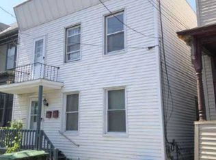 37 Chestnut St, Cohoes, NY 12047