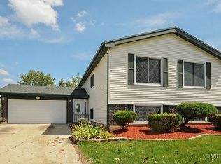 20023 S Pine Hill Rd, Frankfort, IL 60423