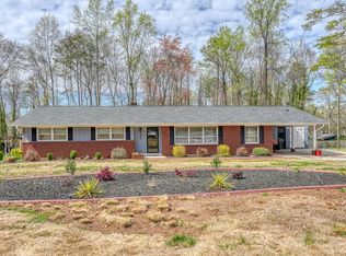 220 Holly Dr, Spartanburg, SC 29301