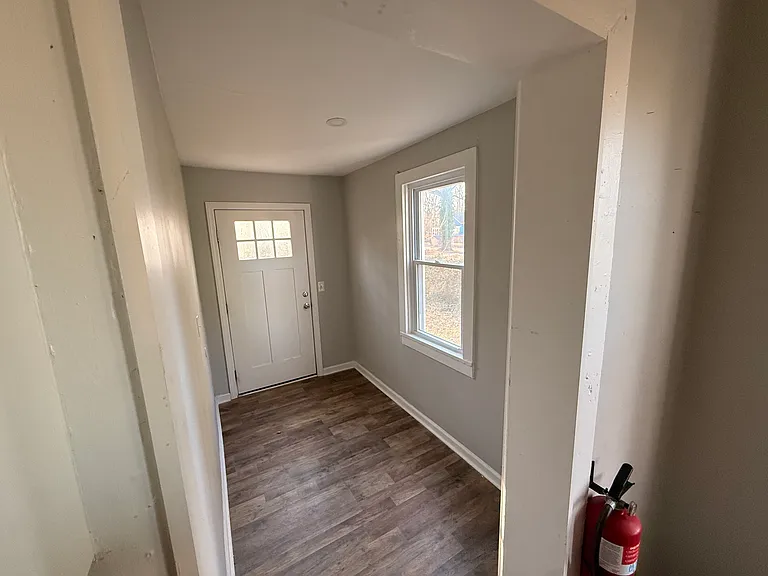 705 Dehirsch Ave #2 — Photo 6