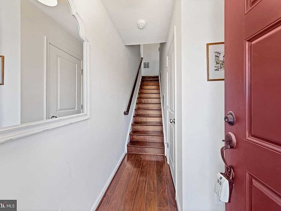4th image of 22534 Tate St
