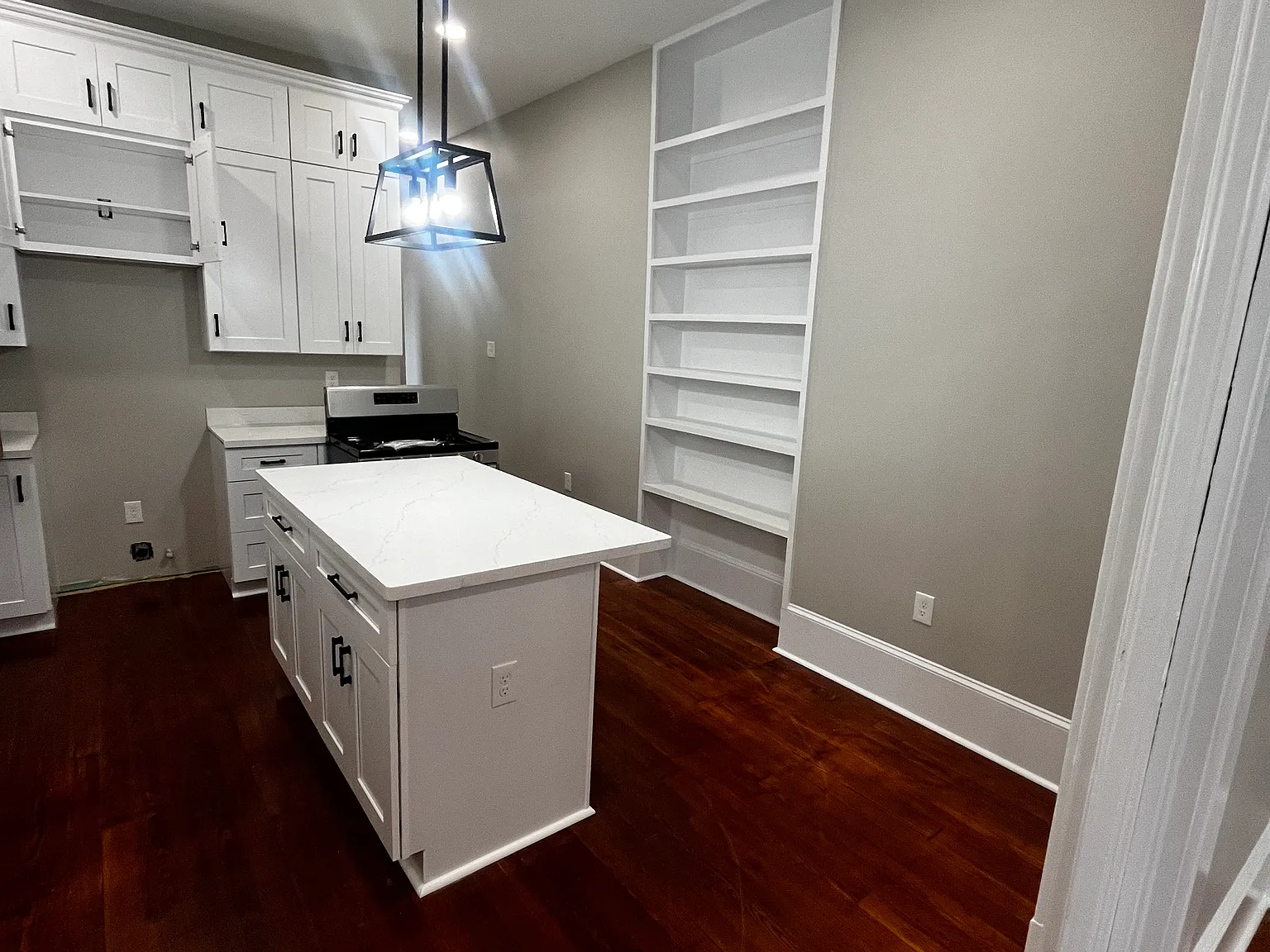 2 bed, 1100 sqft, $2,400 — Photo 4