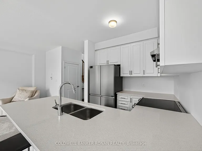 29 Milady Cres — Photo 11