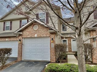 287 Bent Grass Cir UNIT B, Dekalb, IL 60115