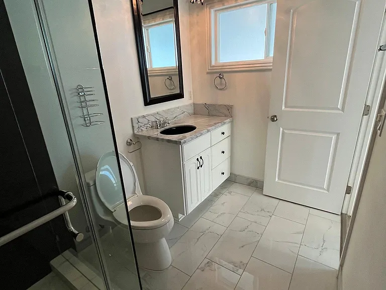 407 N Clinton St — Photo 18