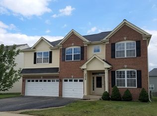 2075 Kate Dr, Montgomery, IL 60538