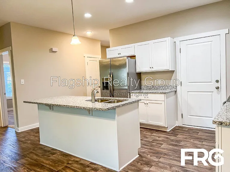1501 S Taylor St — Photo 12