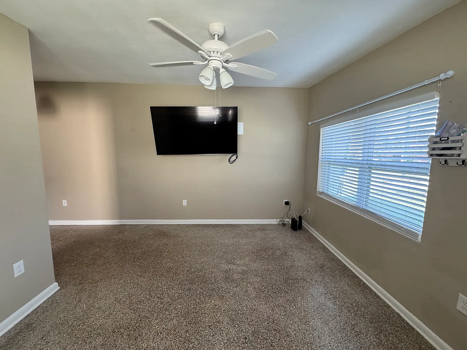 2 bed, 750 sqft, $1,600 — Photo 4