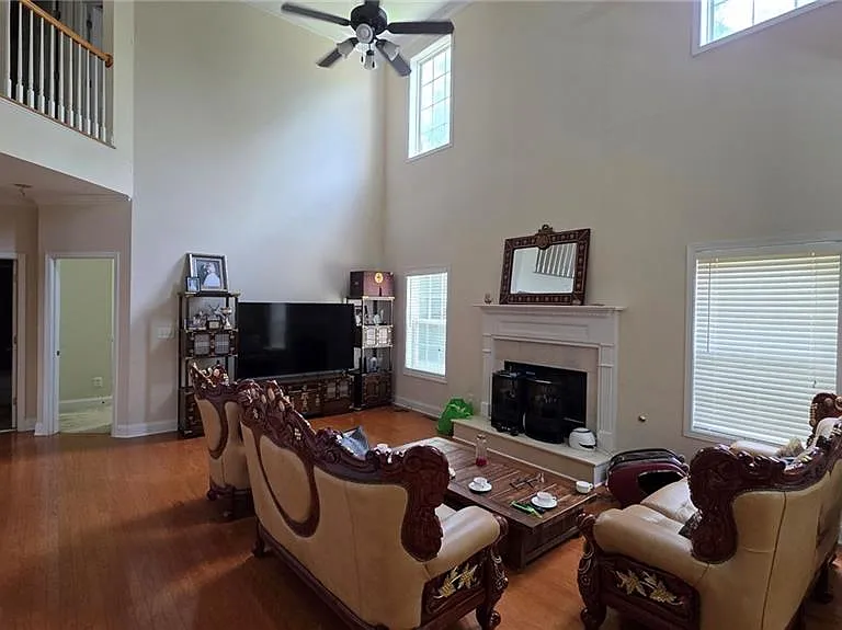 4060 Suwanee Bend Dr — Photo 2