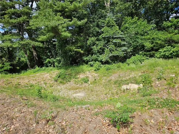 411 Harris Rd, Smithfield, RI 02917