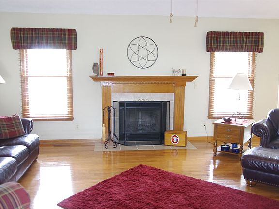 3rd image of 5996 Durrington Dr