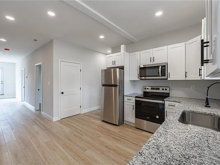 111 S Stafford Ave #B-2 — Photo 5