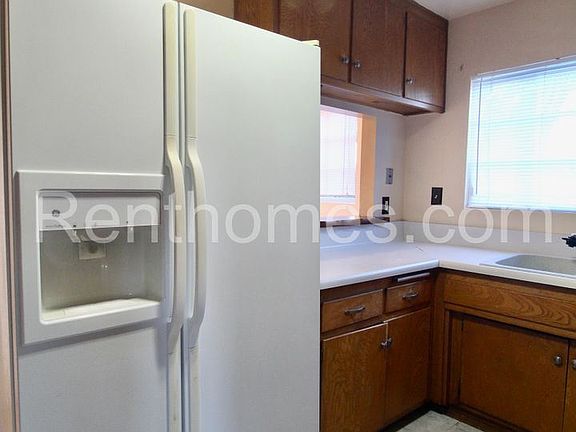 5th image of 4510 Limerick Way