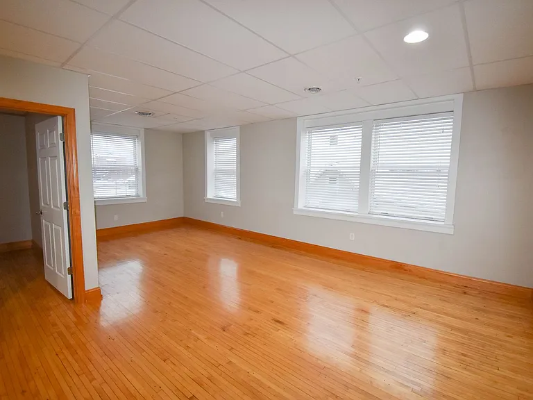 110 E Bald Eagle St — Photo 37