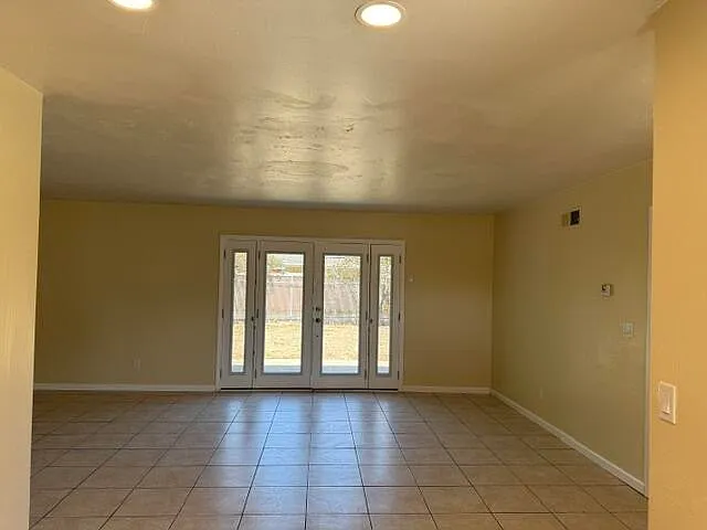 204 N X St — Photo 2