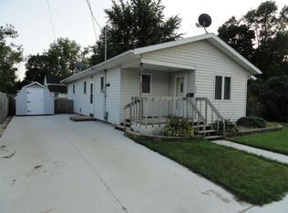 320 E Washington St, Monticello, IA
