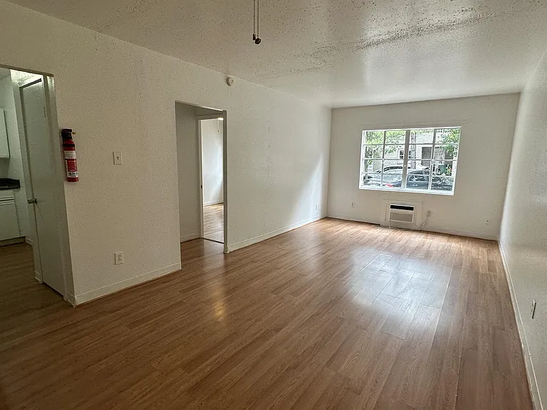 5603 Jackson St — Photo 1