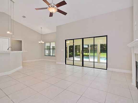 LOTS OF NATURAL LIGHT!