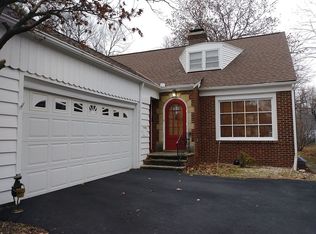 1077 Allston Rd, Cleveland Heights, OH 44121