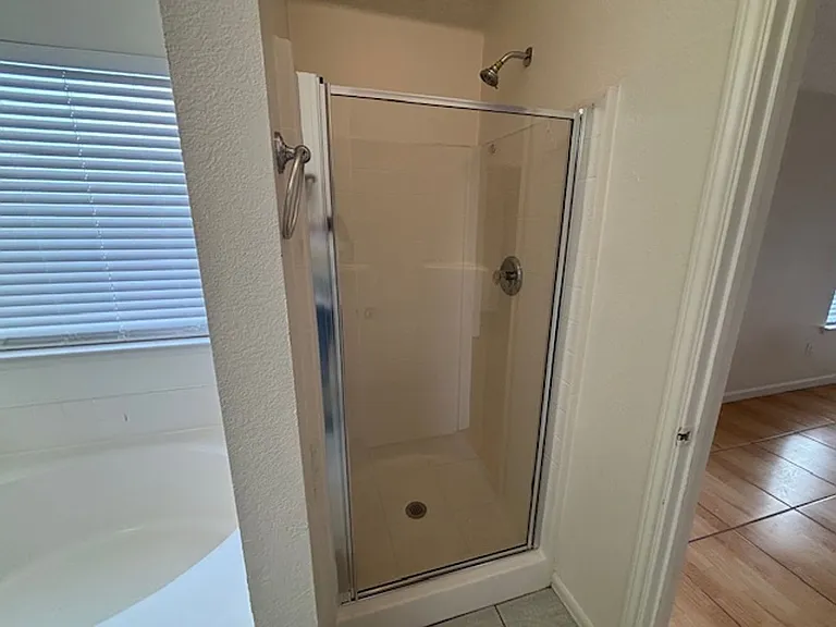 1008 Rock Springs Dr — Photo 27