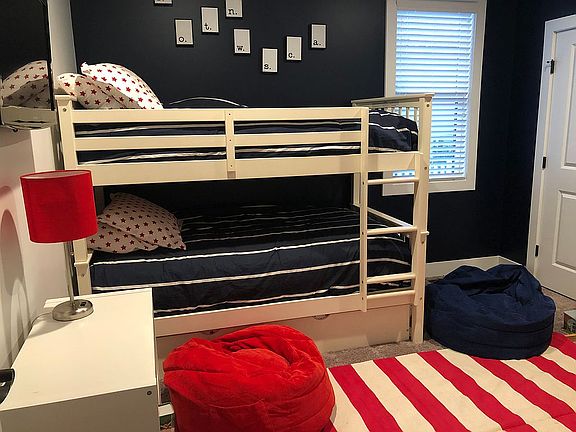 Second bedroom 