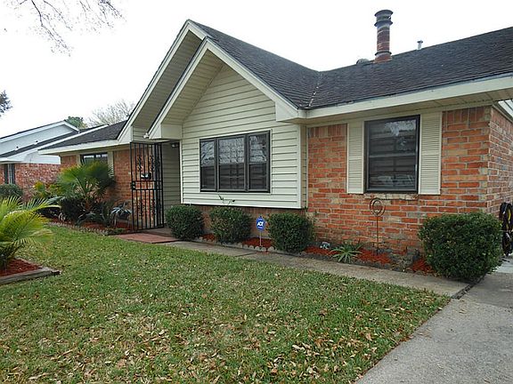 3rd image of 11830 Kirkbriar Dr