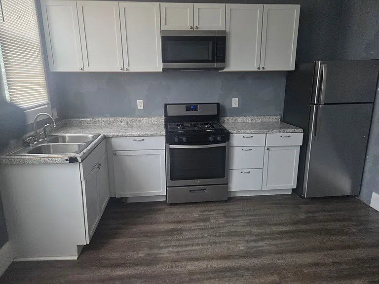 471 N State Ave #3 — Photo 2