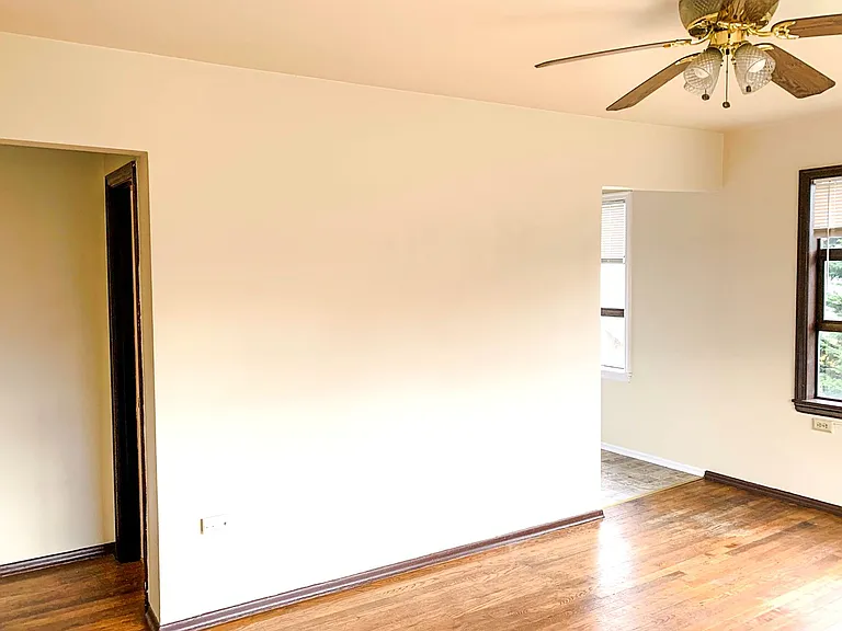 Montlake Apartments — Photo 3