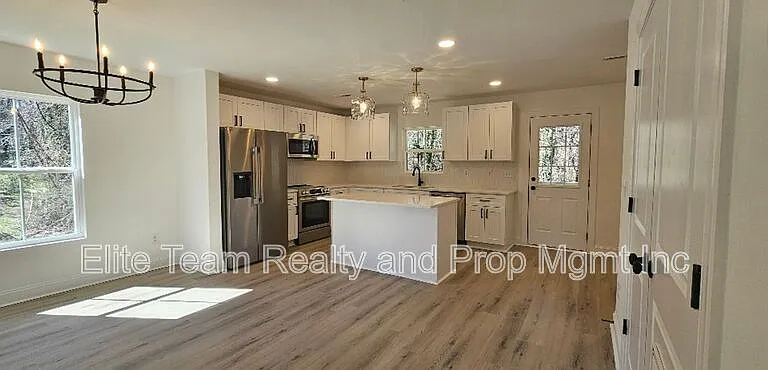 382 W Moore Ave #A — Photo 5