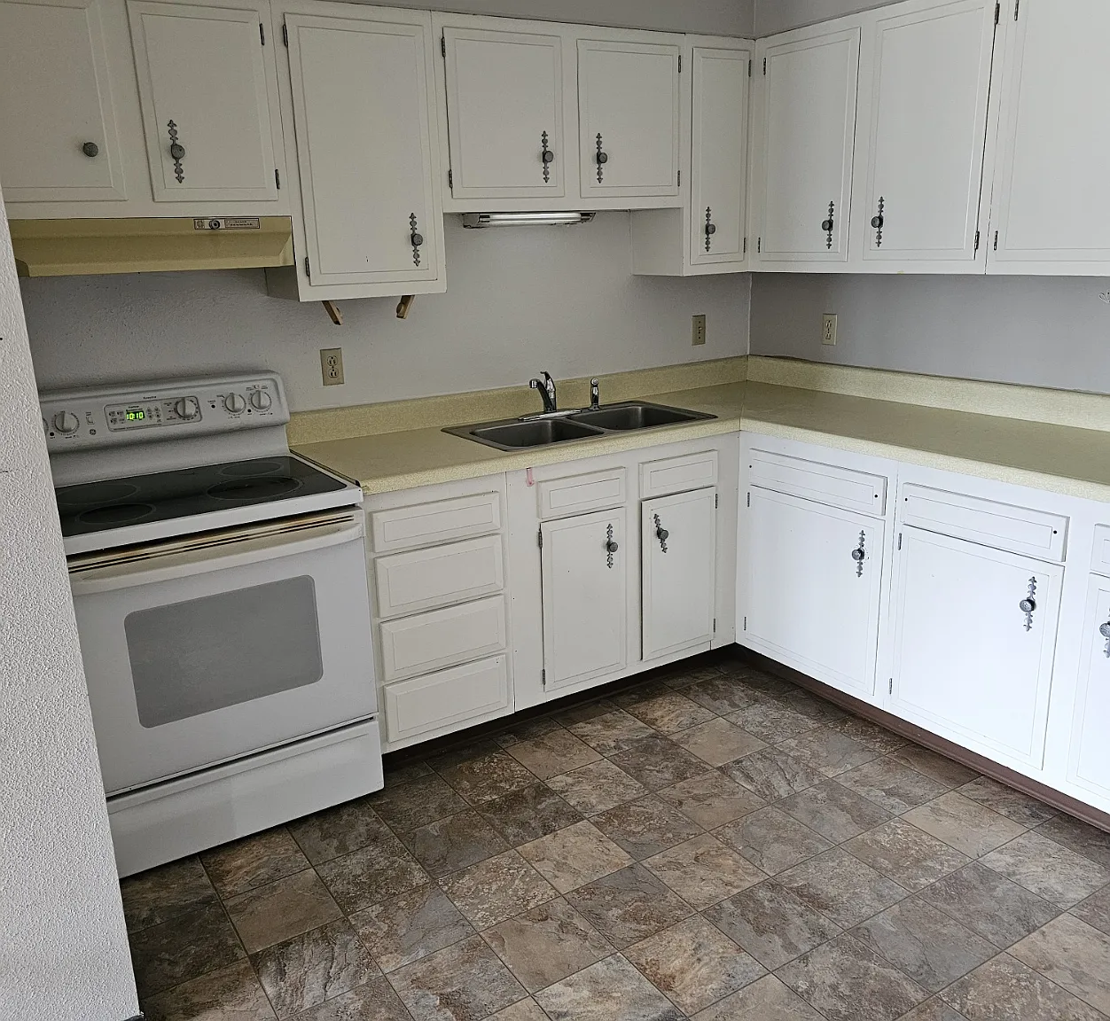 Edmore Apts - 6 — Photo 4