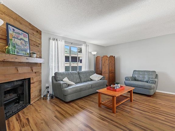 5th image of 13935 SW 104th Ave