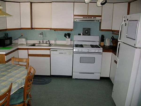 2nd image of 10462 - Metropolitan Ave