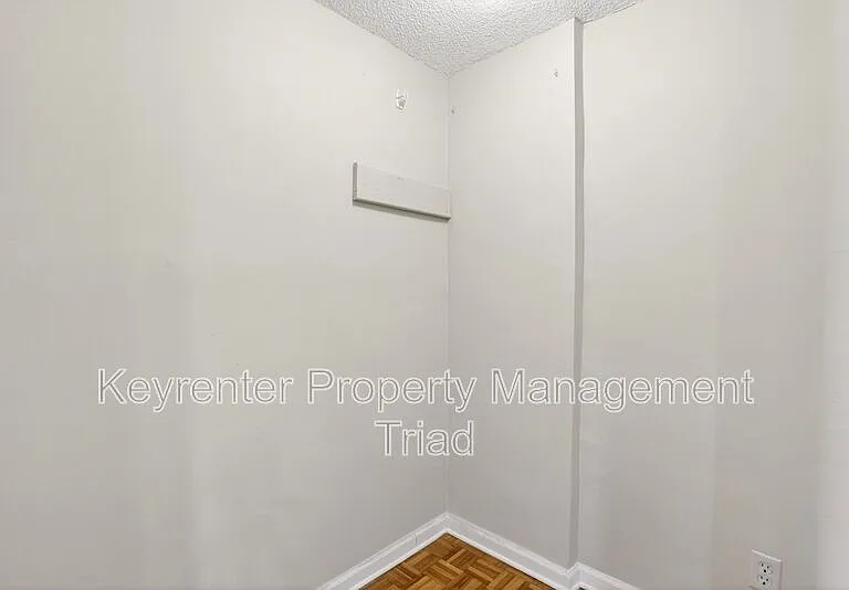 1101 N Elm St #104 — Photo 10