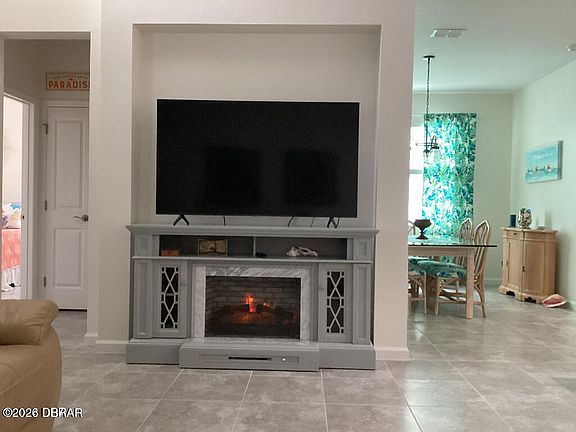 4th image of 362 Parrot Ln
