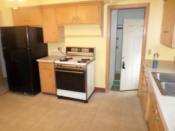5th image of 3300 Logan Ave N