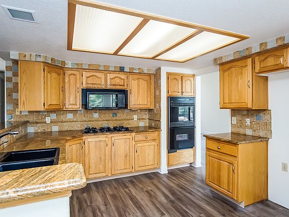 2nd image of 2631 White Pine Cir