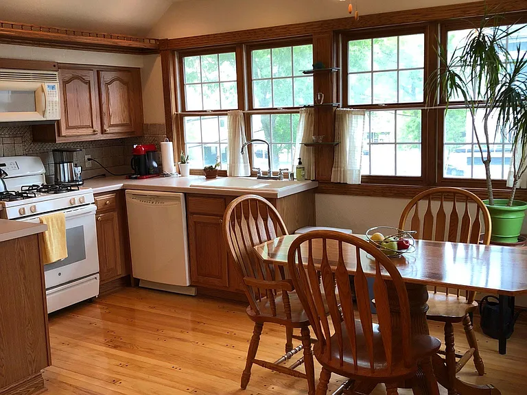 2446 N Cramer St #LOWER — Photo 2