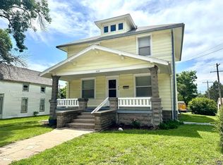 409 N 6th St, Sabetha, KS 66534