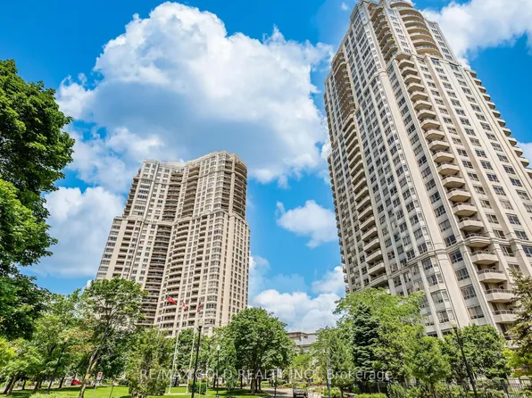 25 Kingsbridge Garden Cir #224, Mississauga, ON L5R 4B1