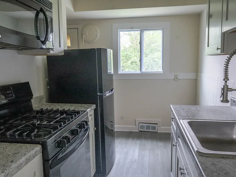 810 Teurville Dr — Photo 17